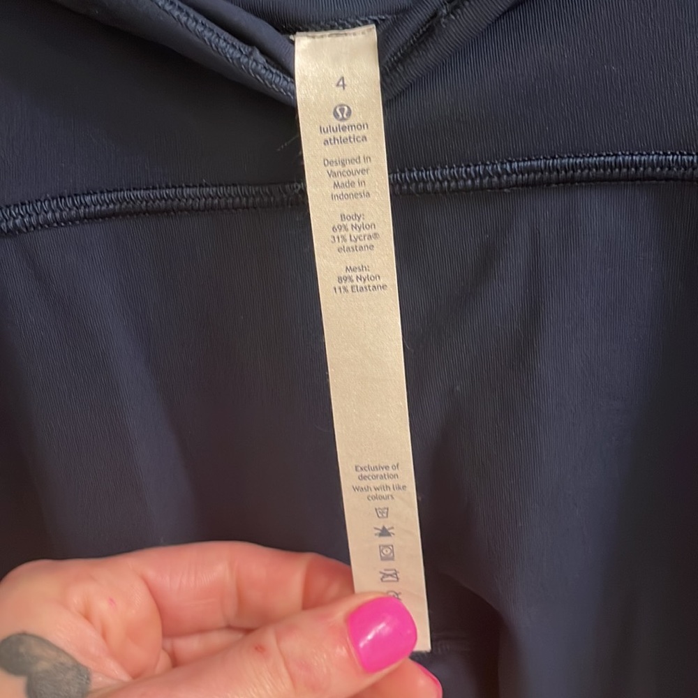 Lululemon - Picture 2 of 4